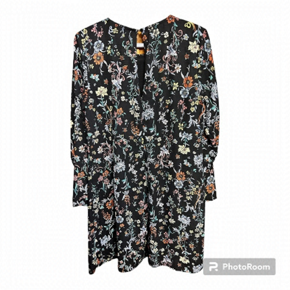 One Clothing, FLORAL Lightweight Dress which is lined as shown.